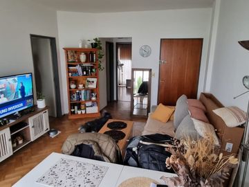 Venta Departamento 2 Ambientes, Con Cochera y Jardin
