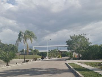 Terreno en privada Kantara 525m2 listo para construir