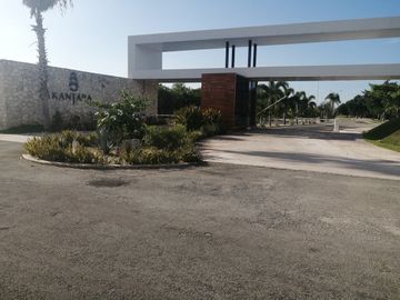 Terreno en privada Kantara 525m2 listo para construir