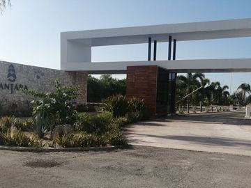 Terreno en privada Kantara 525m2 listo para construir
