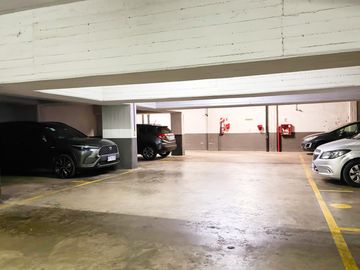 Departamento en venta de 2 dormitorios con cochera fija cubierta y amenities en Palermo