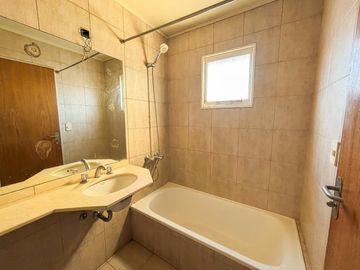 Departamento en venta de 2 dormitorios con cochera fija cubierta y amenities en Palermo