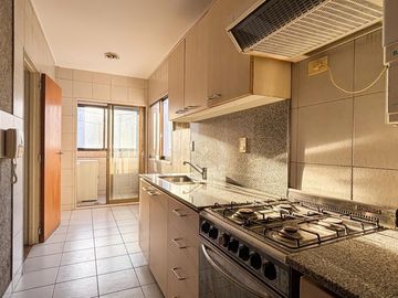 Departamento en venta de 2 dormitorios con cochera fija cubierta y amenities en Palermo