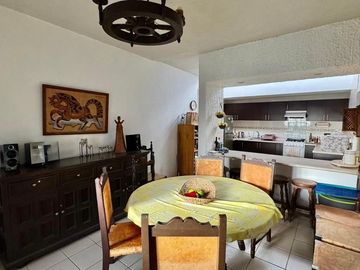 A UNA CUADRA DEL MALECON EXCELENTE UBICACION LINDA CASA EN CHAPALA JALISCO