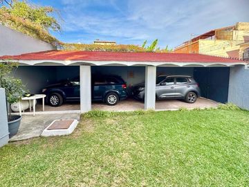 A UNA CUADRA DEL MALECON EXCELENTE UBICACION LINDA CASA EN CHAPALA JALISCO