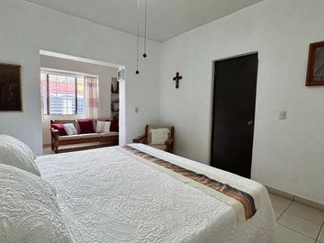 A UNA CUADRA DEL MALECON EXCELENTE UBICACION LINDA CASA EN CHAPALA JALISCO