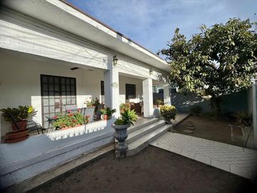 A UNA CUADRA DEL MALECON EXCELENTE UBICACION LINDA CASA EN CHAPALA JALISCO