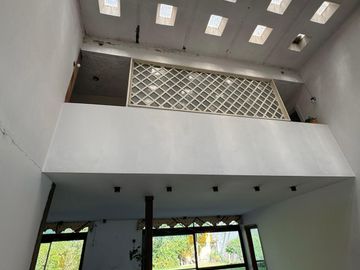 PARA HABITAR O USO COMERCIAL CASA EN VENTA JARDINES DEL BOSQUE