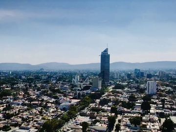 PARA HABITAR O USO COMERCIAL CASA EN VENTA JARDINES DEL BOSQUE