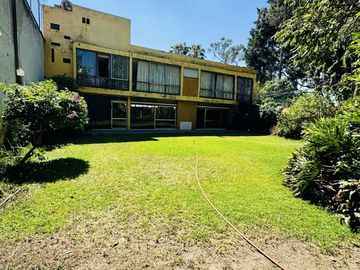 PARA HABITAR O USO COMERCIAL CASA EN VENTA JARDINES DEL BOSQUE
