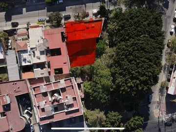 PARA HABITAR O USO COMERCIAL CASA EN VENTA JARDINES DEL BOSQUE