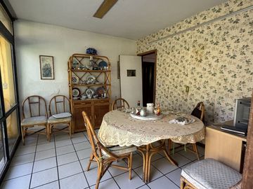 PARA HABITAR O USO COMERCIAL CASA EN VENTA JARDINES DEL BOSQUE