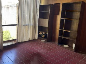 PARA HABITAR O USO COMERCIAL CASA EN VENTA JARDINES DEL BOSQUE