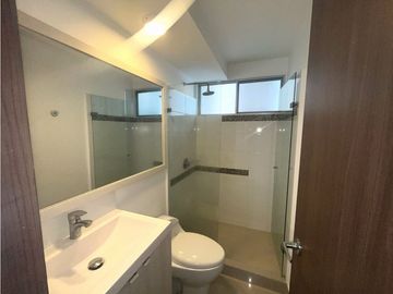 SE VENDE APARTAMENTO EN ALFAGUARA, EXCLUSIVO Y ESPACIOSO