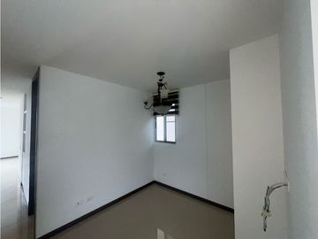 SE VENDE APARTAMENTO EN ALFAGUARA, EXCLUSIVO Y ESPACIOSO