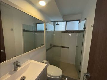 SE VENDE APARTAMENTO EN ALFAGUARA, EXCLUSIVO Y ESPACIOSO