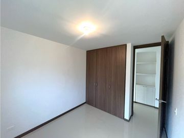 SE VENDE APARTAMENTO EN ALFAGUARA, EXCLUSIVO Y ESPACIOSO
