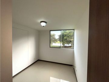 SE VENDE APARTAMENTO EN ALFAGUARA, EXCLUSIVO Y ESPACIOSO