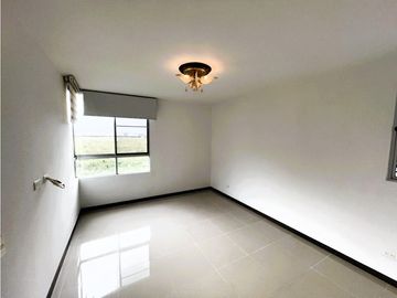 SE VENDE APARTAMENTO EN ALFAGUARA, EXCLUSIVO Y ESPACIOSO