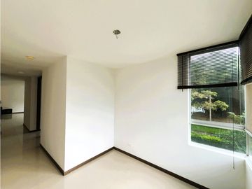SE VENDE APARTAMENTO EN ALFAGUARA, EXCLUSIVO Y ESPACIOSO