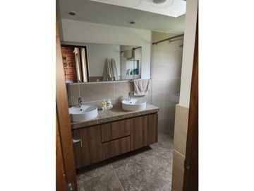 Venta de Casa en Alto del Escobero en Unidad Cerrada