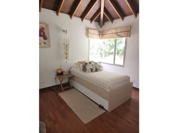 Venta de Casa en Alto del Escobero en Unidad Cerrada