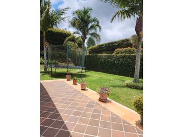 Venta de Casa en Alto del Escobero en Unidad Cerrada