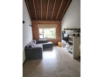 Venta de Casa en Alto del Escobero en Unidad Cerrada