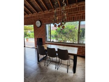 Venta de Casa en Alto del Escobero en Unidad Cerrada