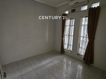 Dijual Cepat Rumah 1.5 Lantai Dalam Perumahan di Althia Bintaro