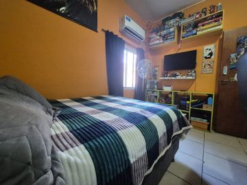 Venta casa 6 ambientes en El Palomar cochera .