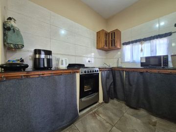 Venta casa 6 ambientes en El Palomar cochera .