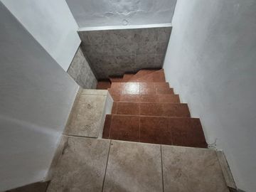 Venta casa 6 ambientes en El Palomar cochera .