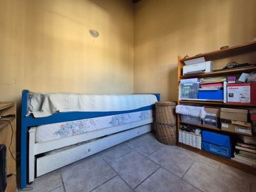 Venta casa 6 ambientes en El Palomar cochera .