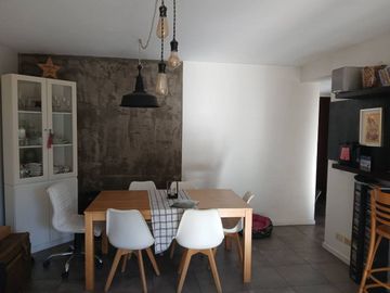 VENTA DEPTO 5 AMB CON JARDIN Y COCHERA SAN ISIDRO
