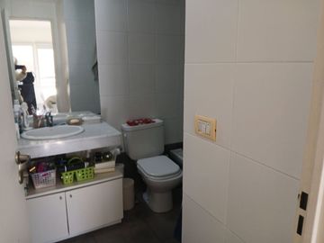 VENTA DEPTO 5 AMB CON JARDIN Y COCHERA SAN ISIDRO