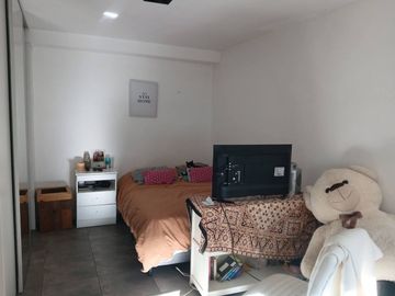 VENTA DEPTO 5 AMB CON JARDIN Y COCHERA SAN ISIDRO