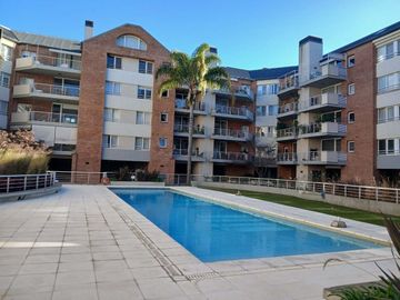 VENTA DEPTO 5 AMB CON JARDIN Y COCHERA SAN ISIDRO