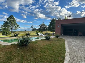 VENTA CASA COUNTRY GOLF CARLOS PAZ CORDOBA