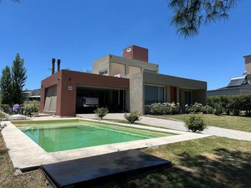 VENTA CASA COUNTRY GOLF CARLOS PAZ CORDOBA
