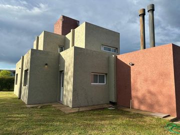 VENTA CASA COUNTRY GOLF CARLOS PAZ CORDOBA