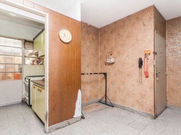 VENTA DEPTO 3 AMB CON PATIO EN EL CENTRO DE LANUS