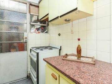 VENTA DEPTO 3 AMB CON PATIO EN EL CENTRO DE LANUS