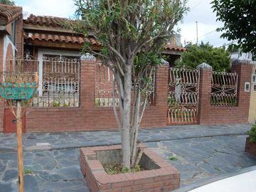 VENTA CASA 375M2 4MANBIENTES VILLA TESEI