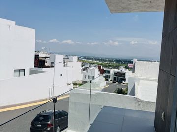 Casa en Esquina en Venta en PUNTA ESMERALDA privada con Alberca