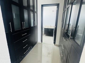 Casa en Esquina en Venta en PUNTA ESMERALDA privada con Alberca