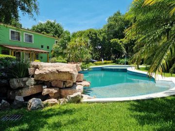 Casa en venta en Arco Antiguo, Yautepec – 3 recámaras, alberca y áreas verdes