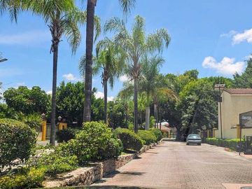 Casa en venta en Arco Antiguo, Yautepec – 3 recámaras, alberca y áreas verdes