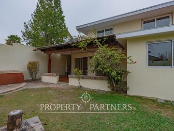 Venta casa en condominio Alto Macul, La Florida. 5d 3b 2e