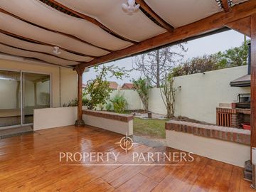 Venta casa en condominio Alto Macul, La Florida. 5d 3b 2e
